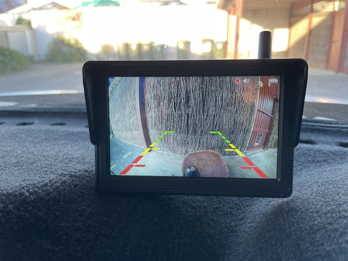 Vertical Rear Camera Wireless Solar-Powered Reversing Camera | rearview170