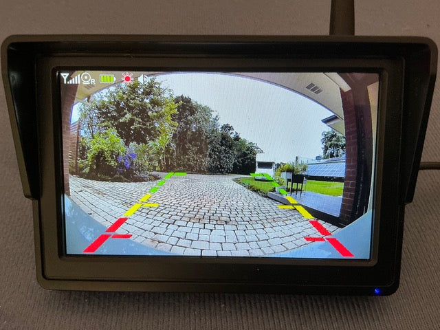 Wireless Solar-Powered Reversing Camera | rearview170
